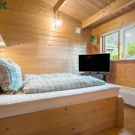 3 Bedroom Cozy In Semesterbostad *